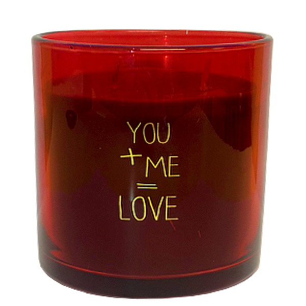 Bio Duftkerze Sojawachs mit Vanille Duft in einem feuerfesten roten Glas und goldene Beschriftung "YOU+ME=LOVE"